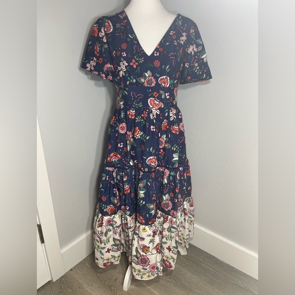 Eliza J Dresses & Skirts - ELIZA J Navy Floral Maxi Dress with White Floral Hem Size 4